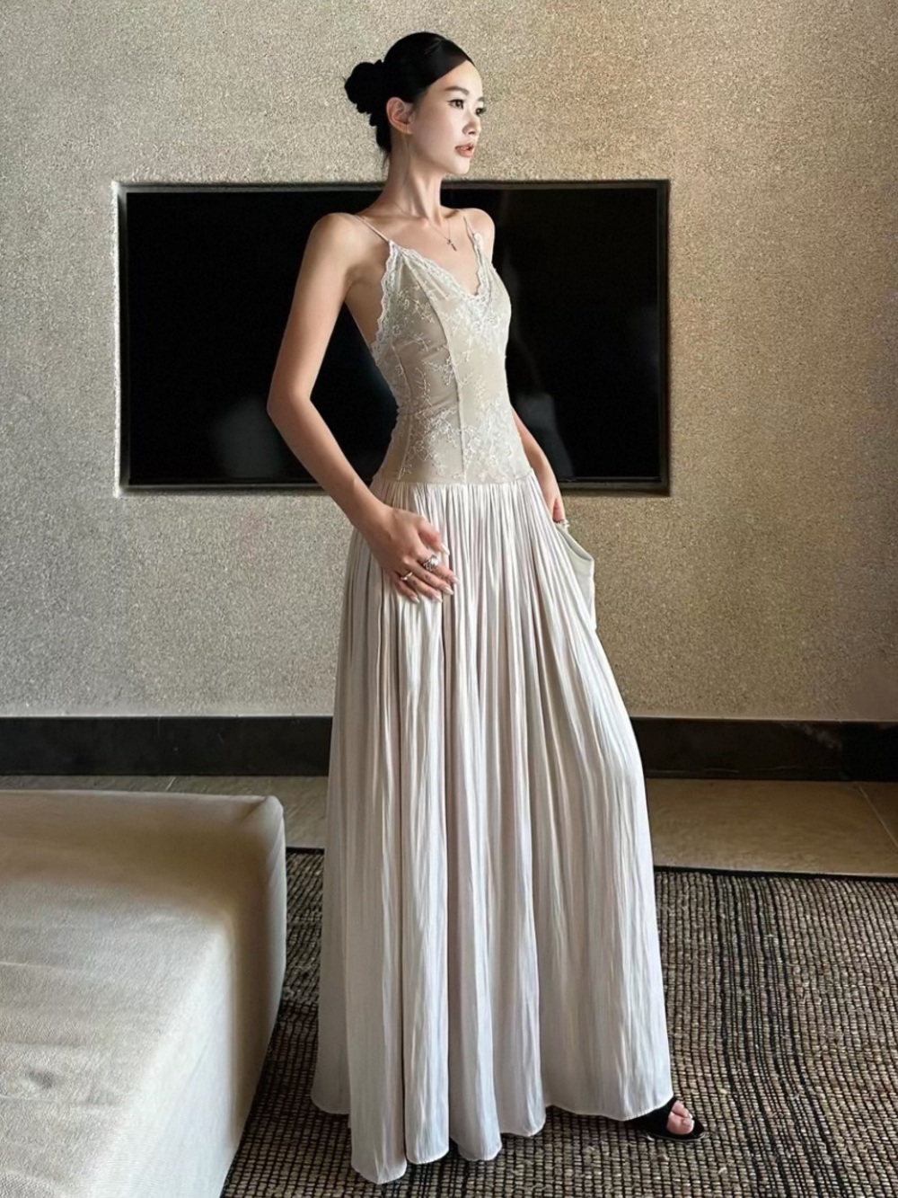 Elegant Cream Lace Bodice Maxi Dress - Women's
